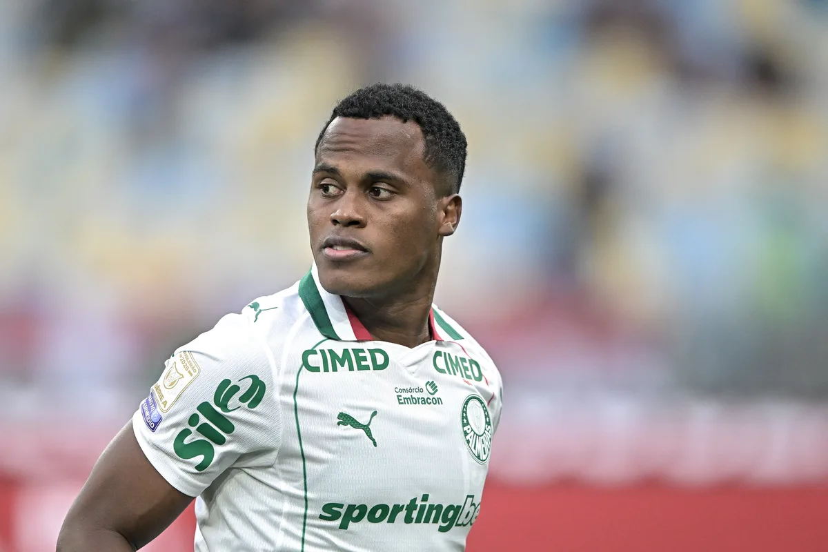 Arias, do Palmeiras, é vaiado e chamado de Judas em reencontro com a torcida do Fluminense; vídeo