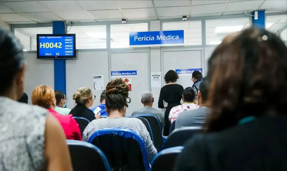 INSS atualiza lista com 18 doenças que dispensam carência para benefícios