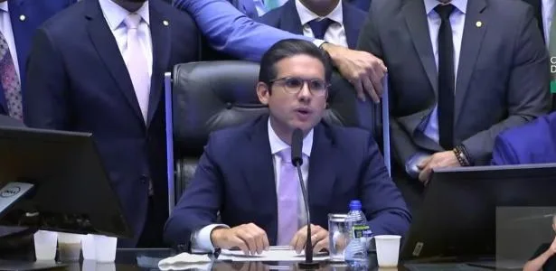 Motta diz que terceirizados da Câmara adotarão escala 5x2 na próxima semana