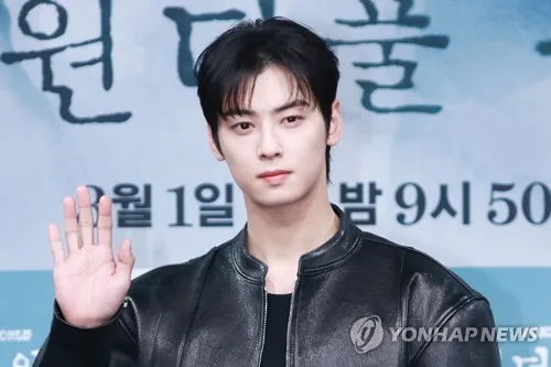 차은우 겨냥 테이블 도청장치 50대 여성 수사받아