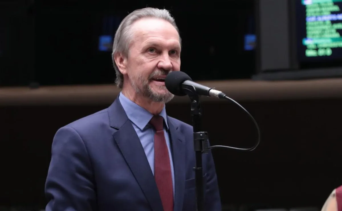 Mal súbito de líder do PT cancela Ordem do Dia da Câmara