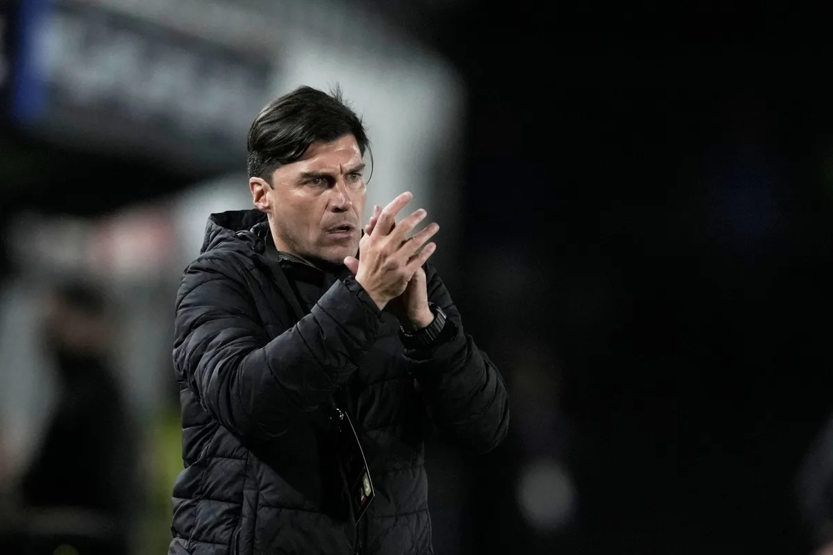 Alexander Medina, entrenador de Estudiantes, se quejó por la no habilitación de Marcos Rojo: “Si hubiera sido otro club, se habría actuado diferente”