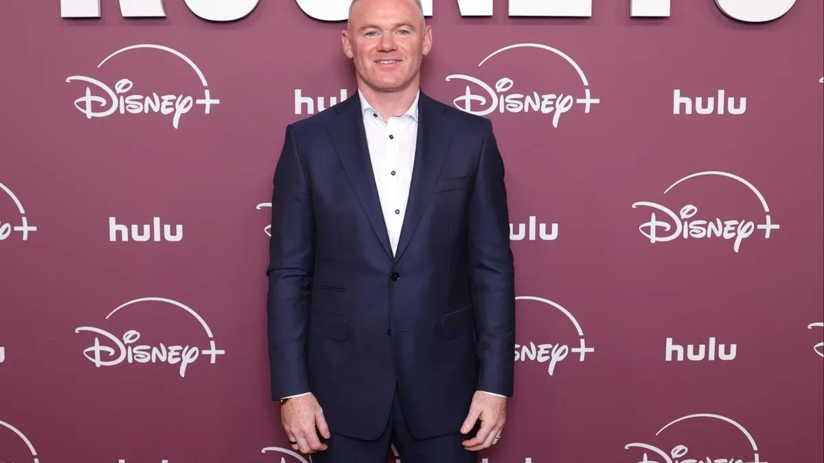 Wayne Rooney mocked by wife over his bizarre Whitney Houston death tweet