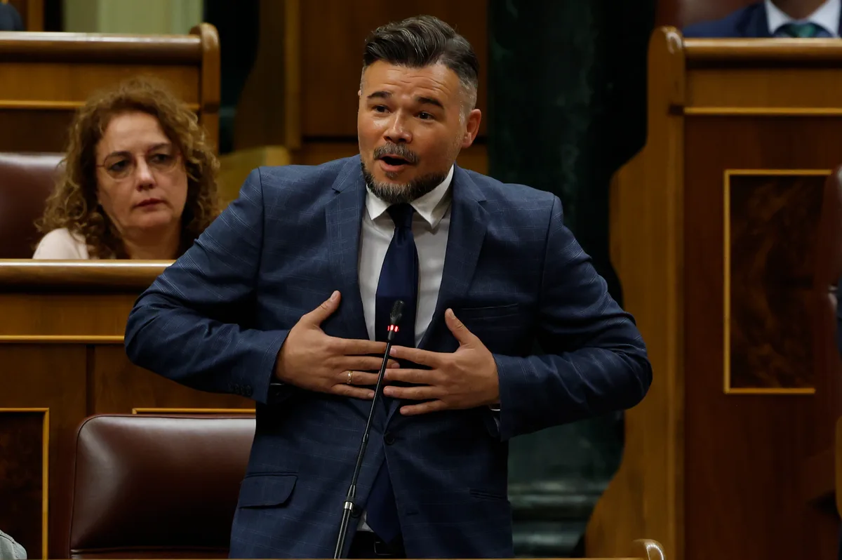 ERC se venga de Colau por robarle la Alcaldía de Barcelona y ganarle en las generales: Podemos podría aportarle 125.000 votos