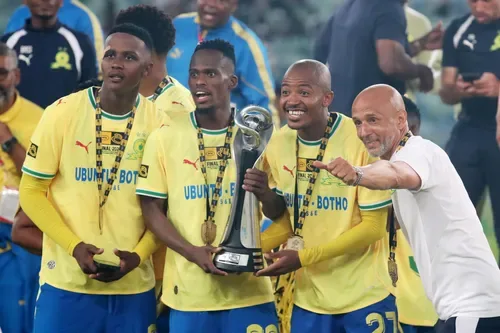 EXCLUSIVE | Vuyo Mere backs Mamelodi Sundowns' stacked right-back battle