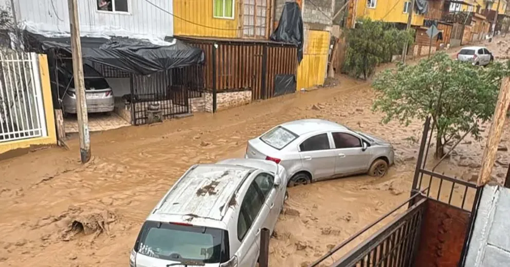 Gobierno chileno decretó Estado de Excepción tras intensas lluvias que provocaron derrumbes y evacuaciones