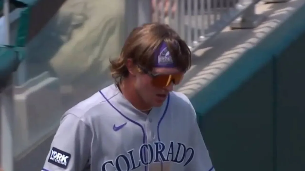 Rockies’ Veen dives for ridiculous backhand grab in foul territory