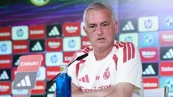 Mourinho deixa recado bem ao seu estilo: «Este tem muitos contactos...»