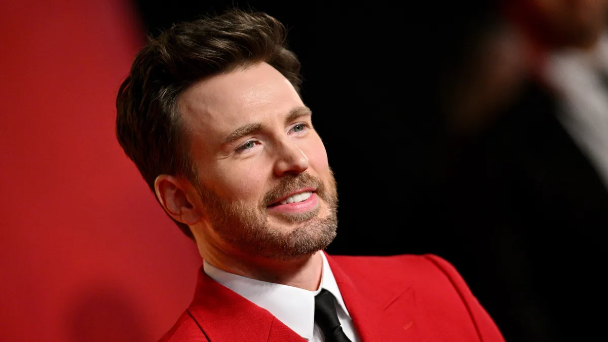 Chris Evans faz raro comentário sobre a filha e revela como a paternidade mudou suas prioridades; assista Getty