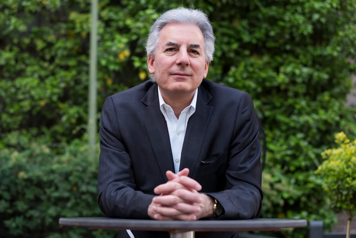 Fujimori oficializa designación de Álvaro Vargas Llosa como embajador de Perú en EEUU