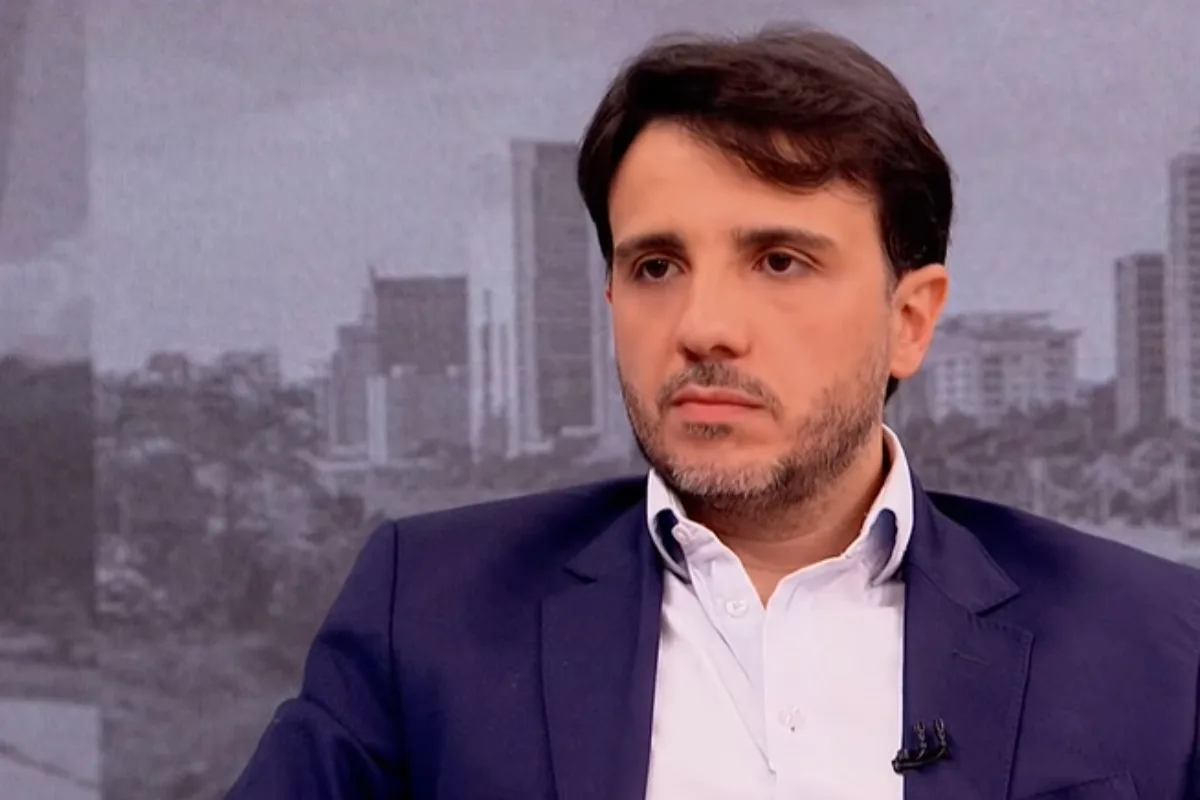 Renan se coloca como "único que pode combater Lula e Flávio"