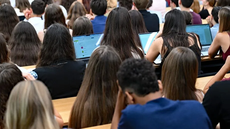 Le coût de la rentrée universitaire estimé à 3 240 euros cette année, "un nouveau record" selon la Fage