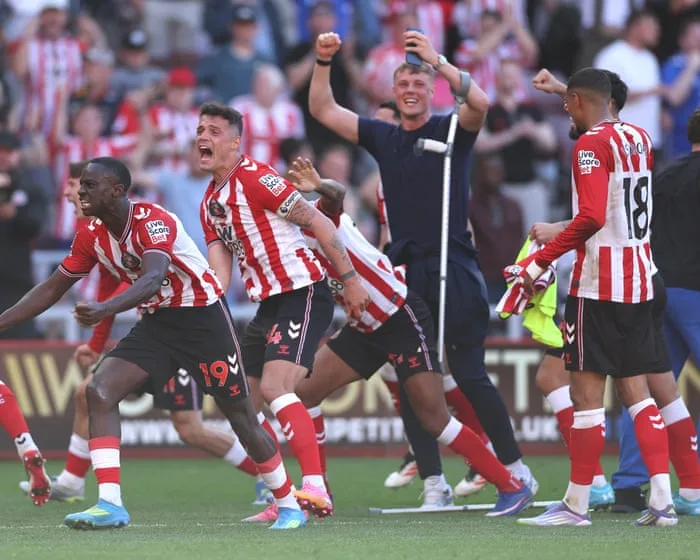 Premier League news: ‘Mackems in Milan’ as Le Bris revels in Sunderland’s rise