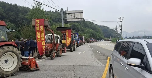 [현장in] 양평 매립장 앞 트랙터 40대…"무자격 연장 합의 무효"