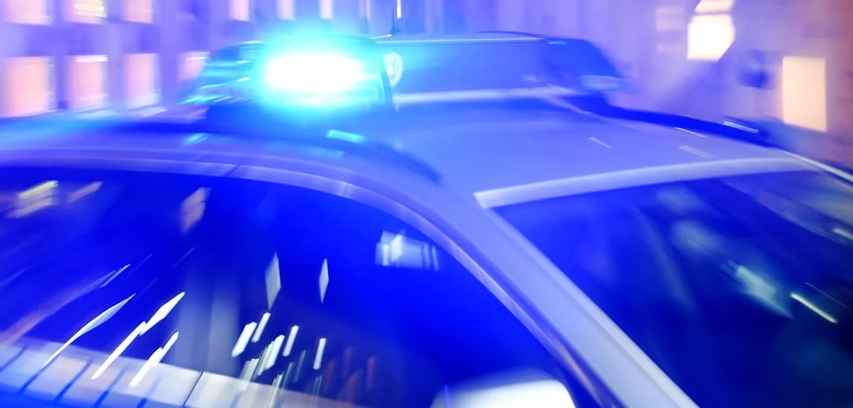 Zwei Männer treten auf 35-Jährigen mit Kippa und IDF-Pullover ein – Jüdische Gemeinde ist schockiert