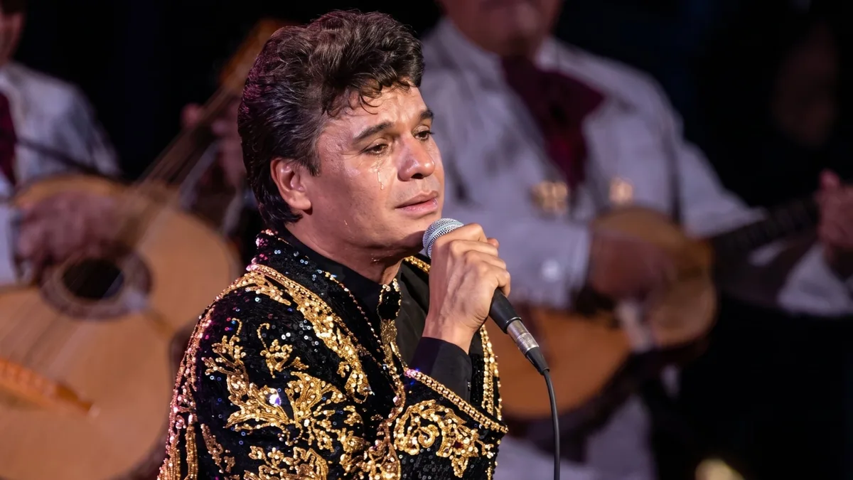 Juan Gabriel en el Palacio de Bellas Artes: la polémica por el icónico concierto del Divo de Juárez