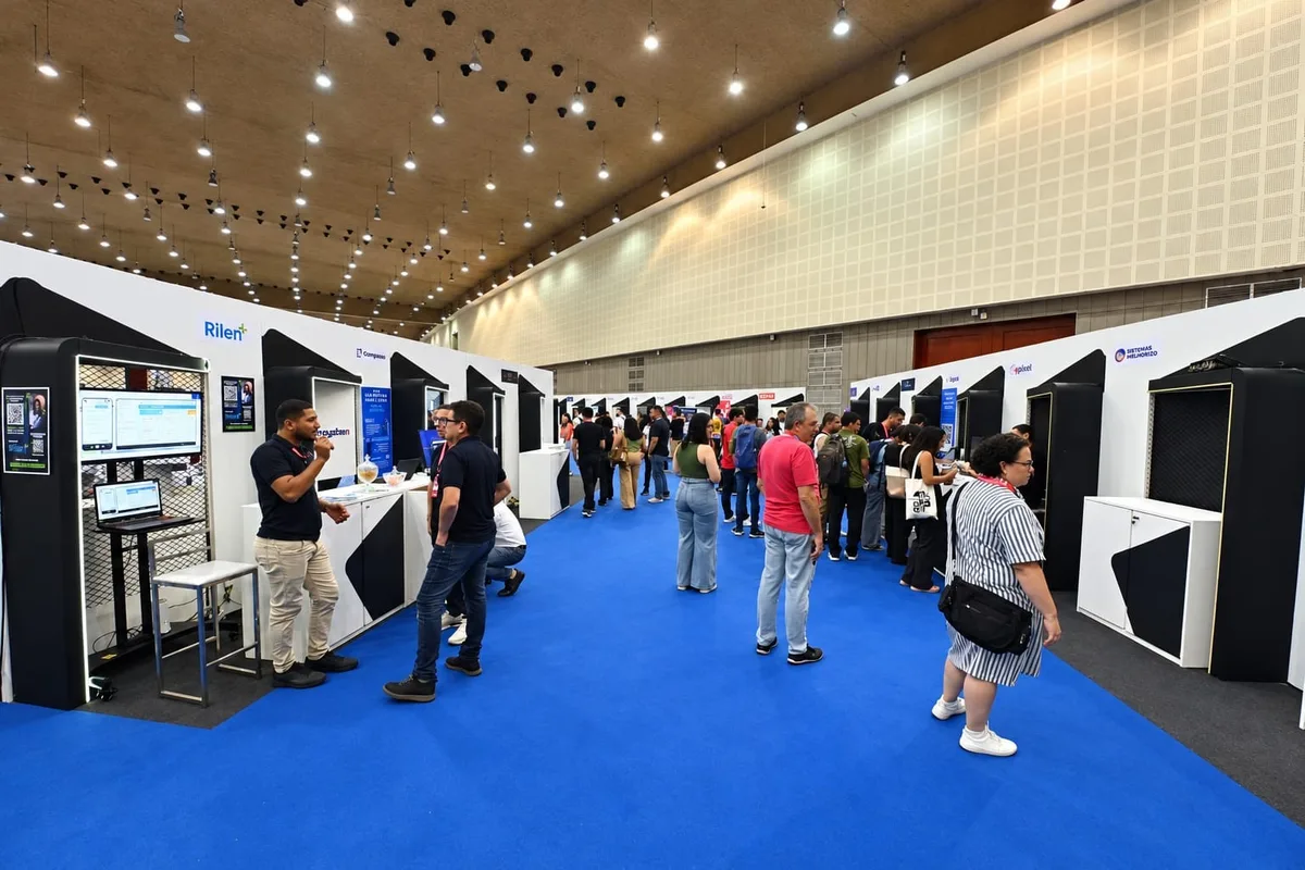Mais de 300 startups expositoras reforçam a força do Siará Tech Summit 2026