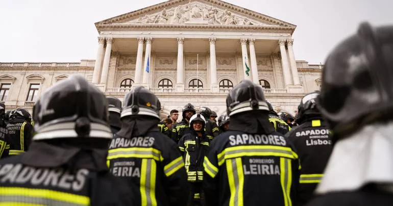 Governo propõe novos horários a bombeiros sapadores