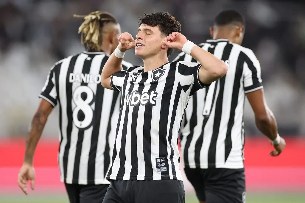 Botafogo vence o Grêmio em jogo quente e com cinco gols pelo Brasileirão