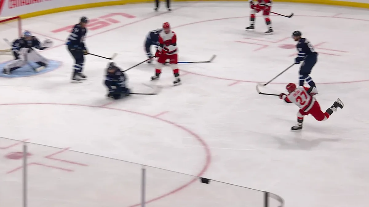 Hurricanes’ Ehlers blasts go-ahead goal vs. Jets