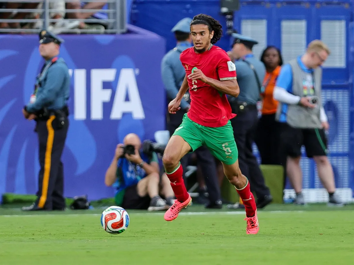 El Manchester City ficha a Bouaddi y vende a Nico González