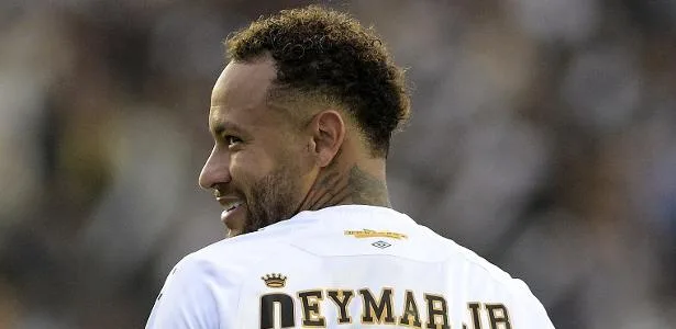 Neymar está relacionado e encara o Palmeiras no sintético do Nubank Parque