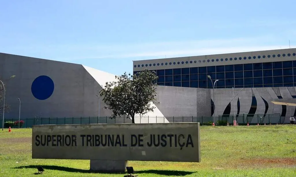 Condenado por manter namoro com adolescente terá pena de 8 anos