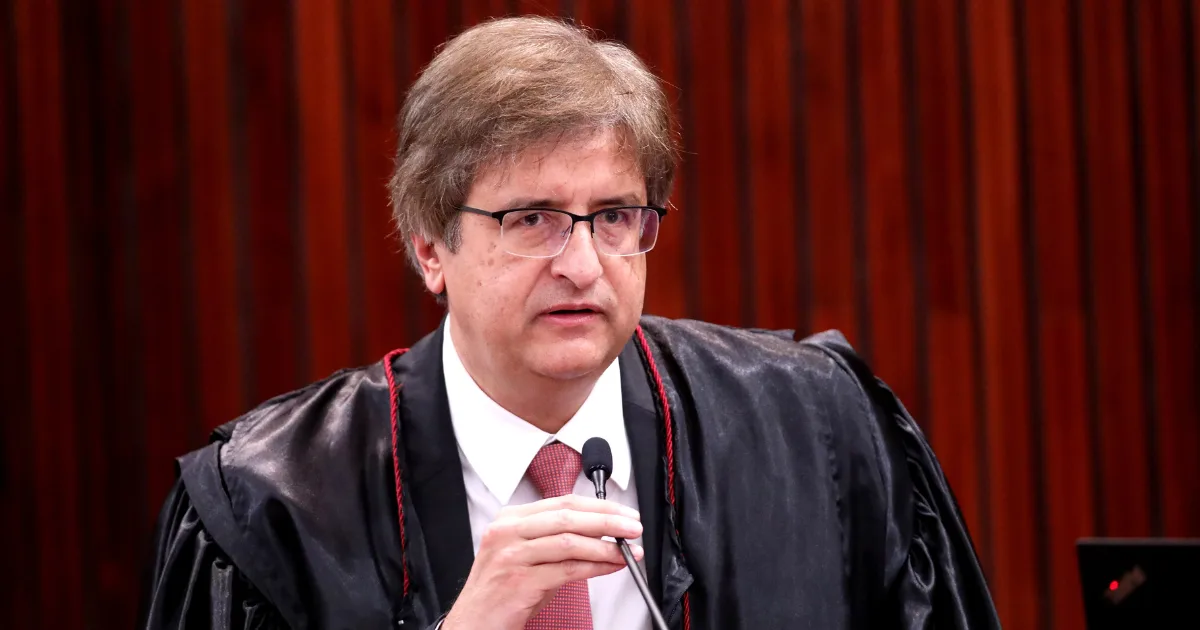 PGR dá novo revés a Flávio e defende manutenção da proibição de visitas a Jair Bolsonaro