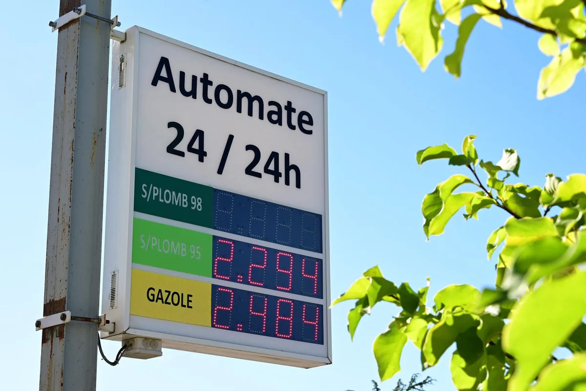 Surplus de TVA et carburants : ce que prévoit l’exécutif face à la hausse des prix de l’essence