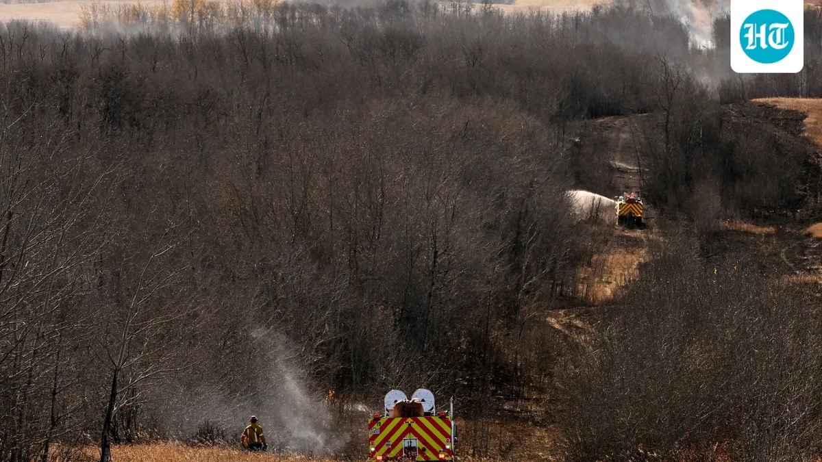 Grass fire, fuelled by 96 km/hour winds, kills 4 soldiers, injures 39 at Canada's Alberta army base during live-fire combat training