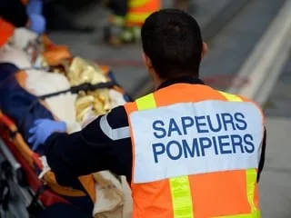 Un motocycliste âgé de 16 ans transporté aux urgences après une collision avec un camion entre Cholet et Angers