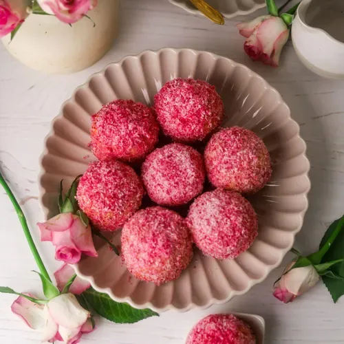 Eggless Snowball