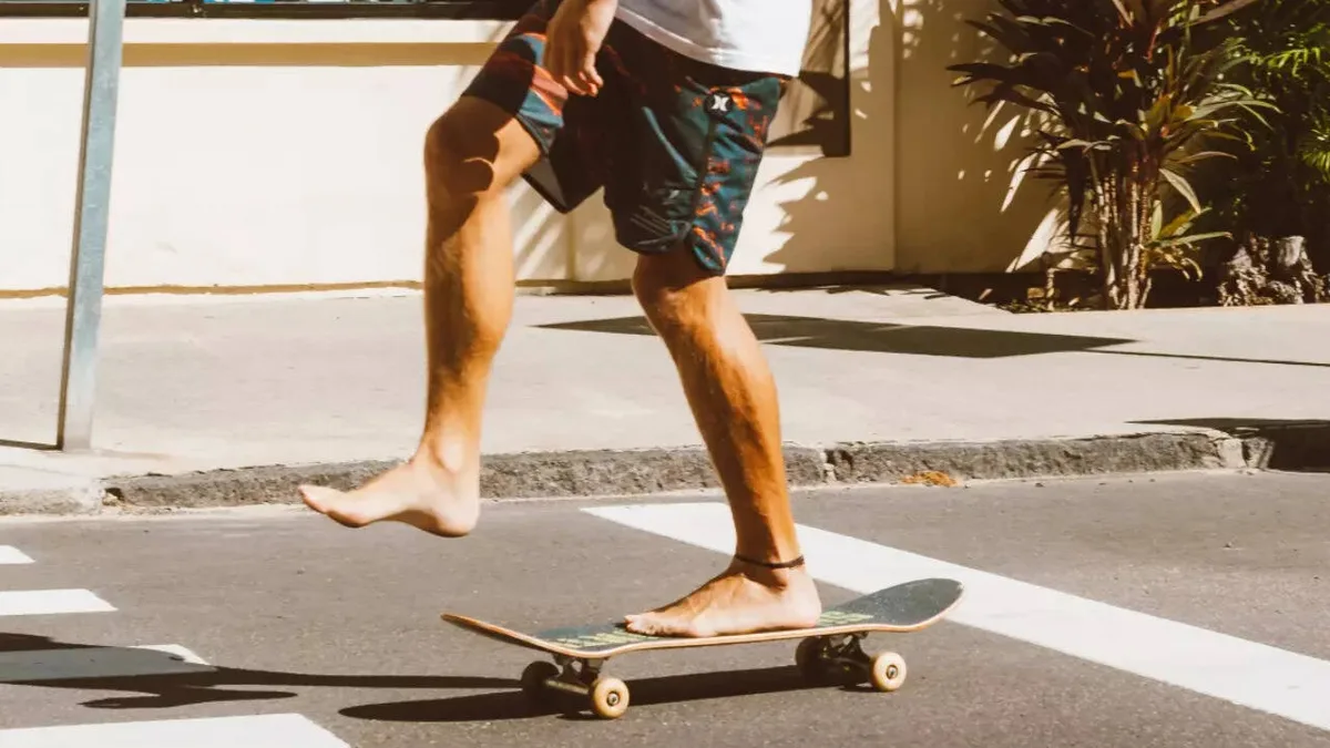 From Tokyo to London, heatwaves send men to work in shorts
