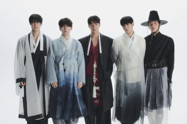 MONSTA X、韓服姿で秋夕あいさつ「モンベベありがとう」