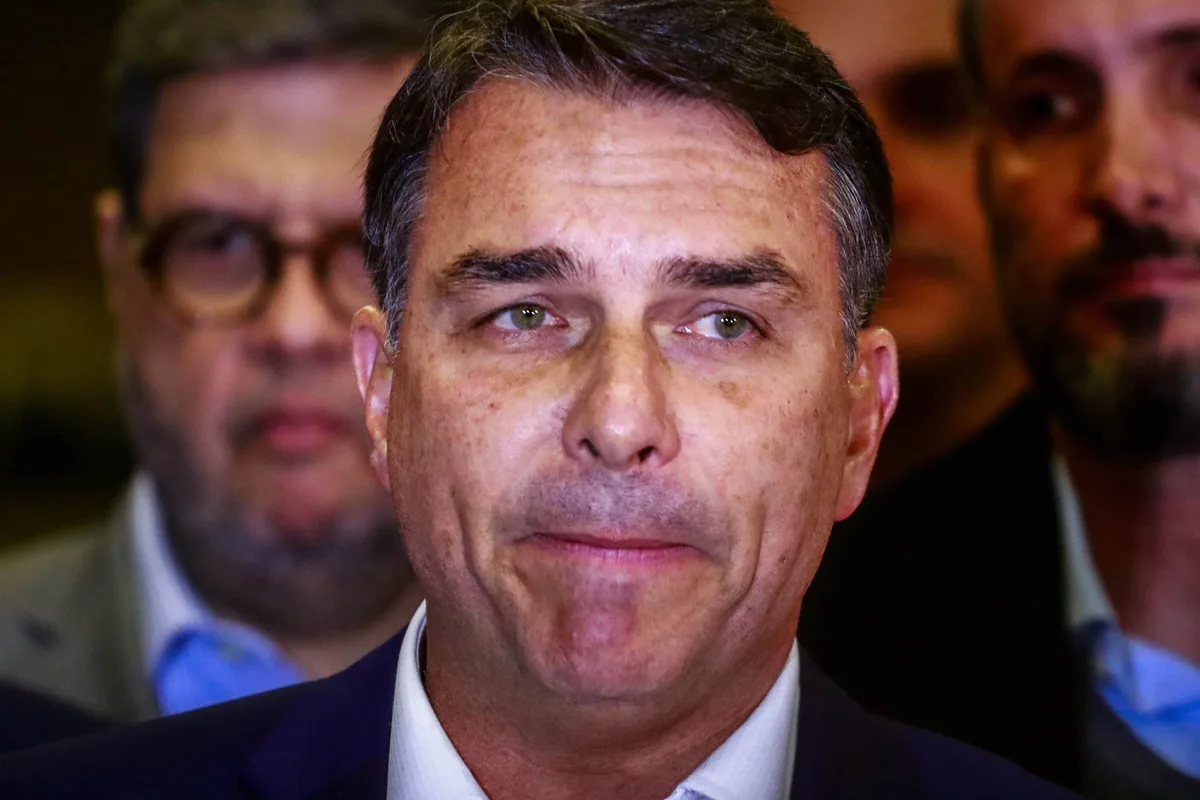 Flávio Bolsonaro é o candidato mais rejeitado, aponta AtlasIntel