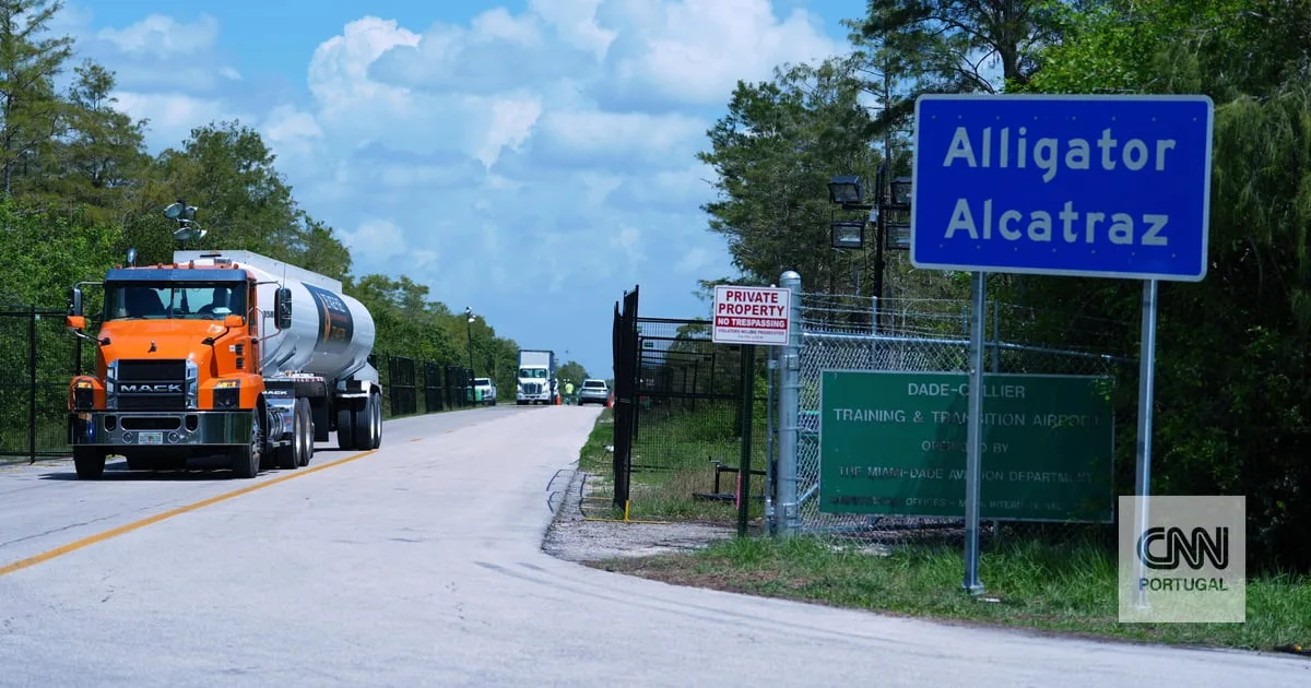 “Alligator Alcatraz” vai fechar. O fim do controverso centro de detenção de migrantes da Florida está próximo