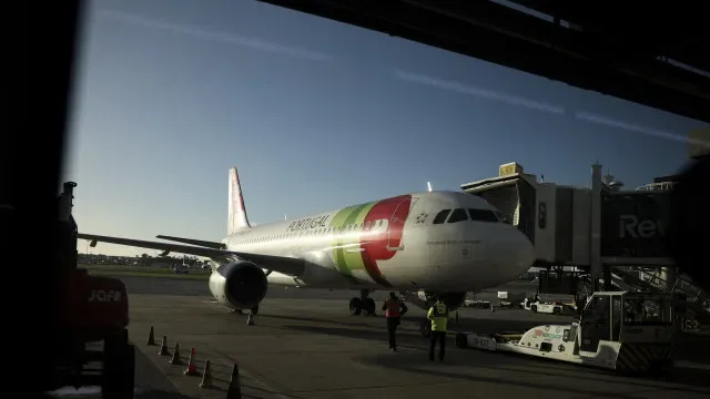 Governo prorroga até final do ano prazo para concluir privatização da TAP