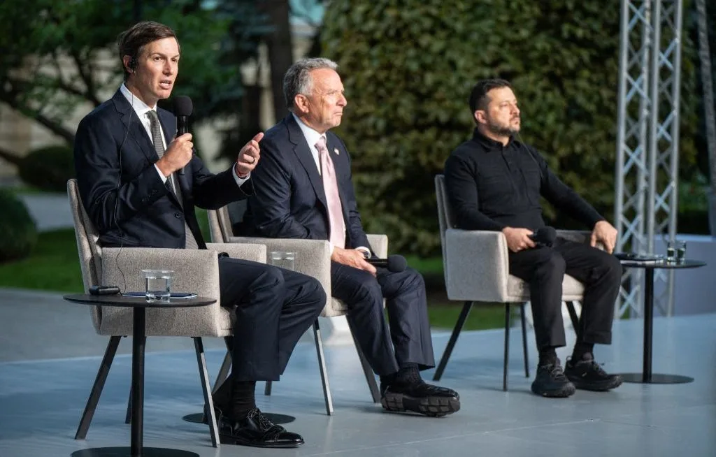 Guerre en Ukraine : Nouvelle tentative de dialogue à Miami, Kiev bombarde le « Google russe »