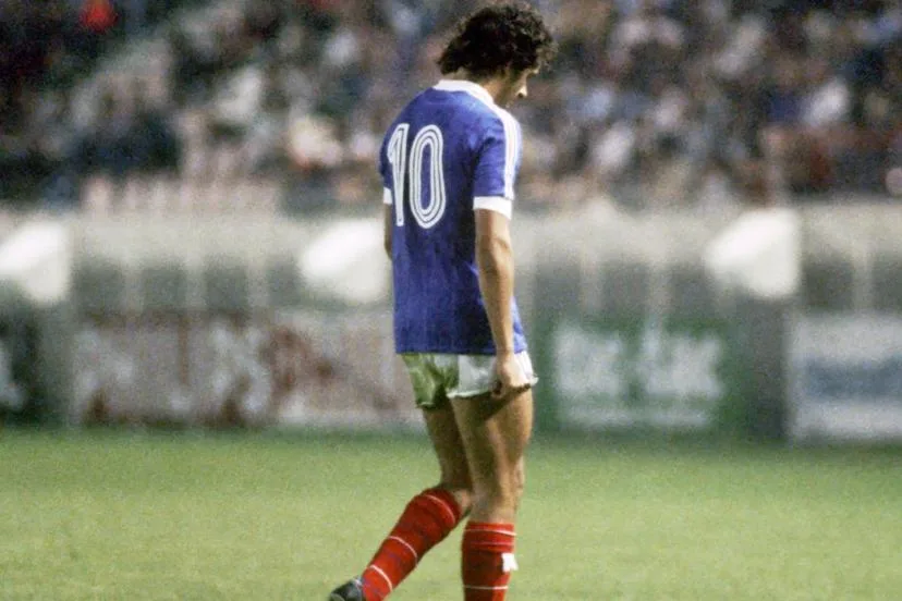 Le jour où le Parc des Princes a hué Michel Platini avec les Bleus contre... le VfB Stuttgart