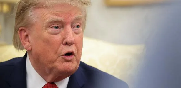 Trump ordena ataques massivos e com mísseis contra o Irã