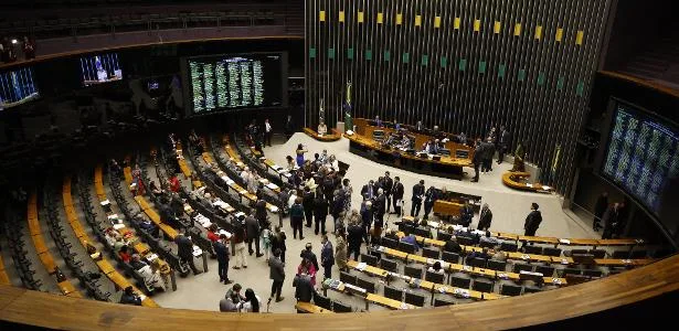 85% dos deputados buscam reeleição, e Câmara deve ter baixa renovação