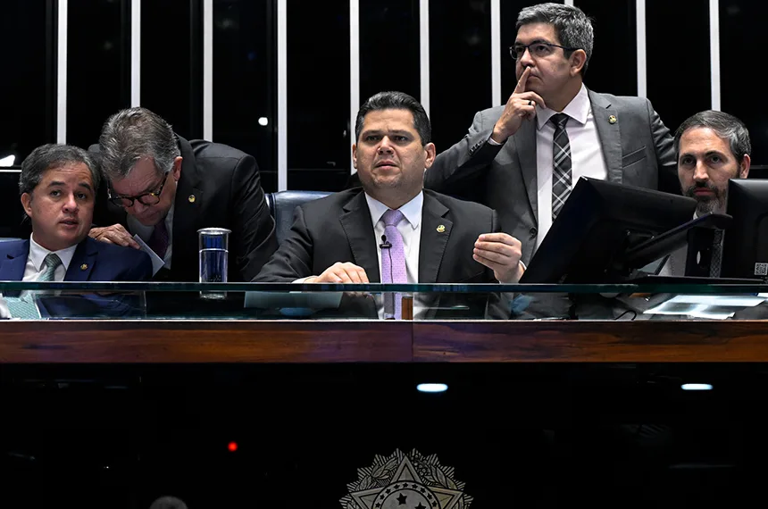 Após encontro com Lula, Davi diz que ‘diálogo foi restabelecido’