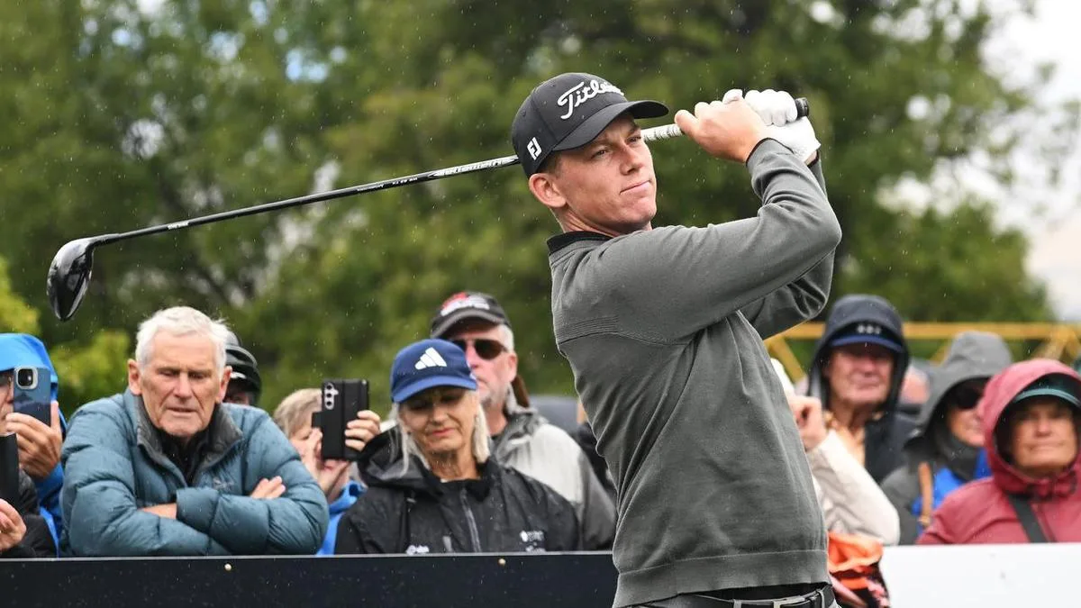 Kiwi golfer wins BMW with hole-in-one - after a mishit