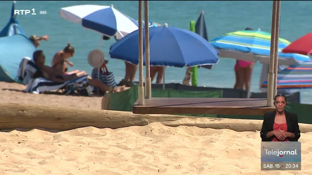Há menos turistas a visitar o Algarve em agosto