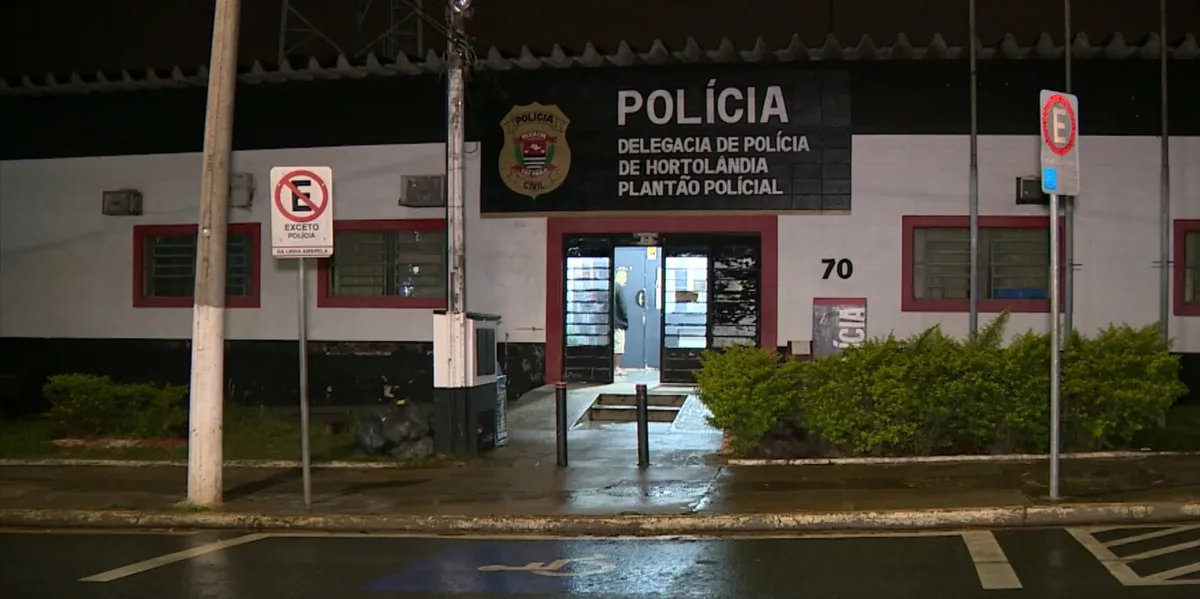 Câmera flagra gerente rendido por criminosos armados em roubo a loja de veículos em Hortolândia
