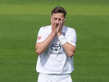 England eyes series win after Pakistan slumps to 53-3 in a 389 chase at Lord's