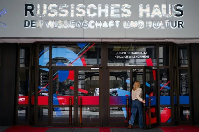 La Maison russe, cette “enclave de Poutine” que l’Allemagne annonce fermer