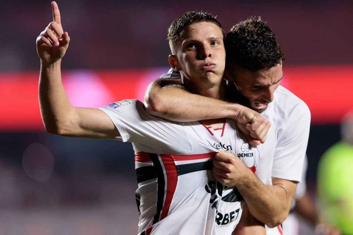 São Paulo vence o Bragantino e volta a ganhar no Brasileiro após 126 dias