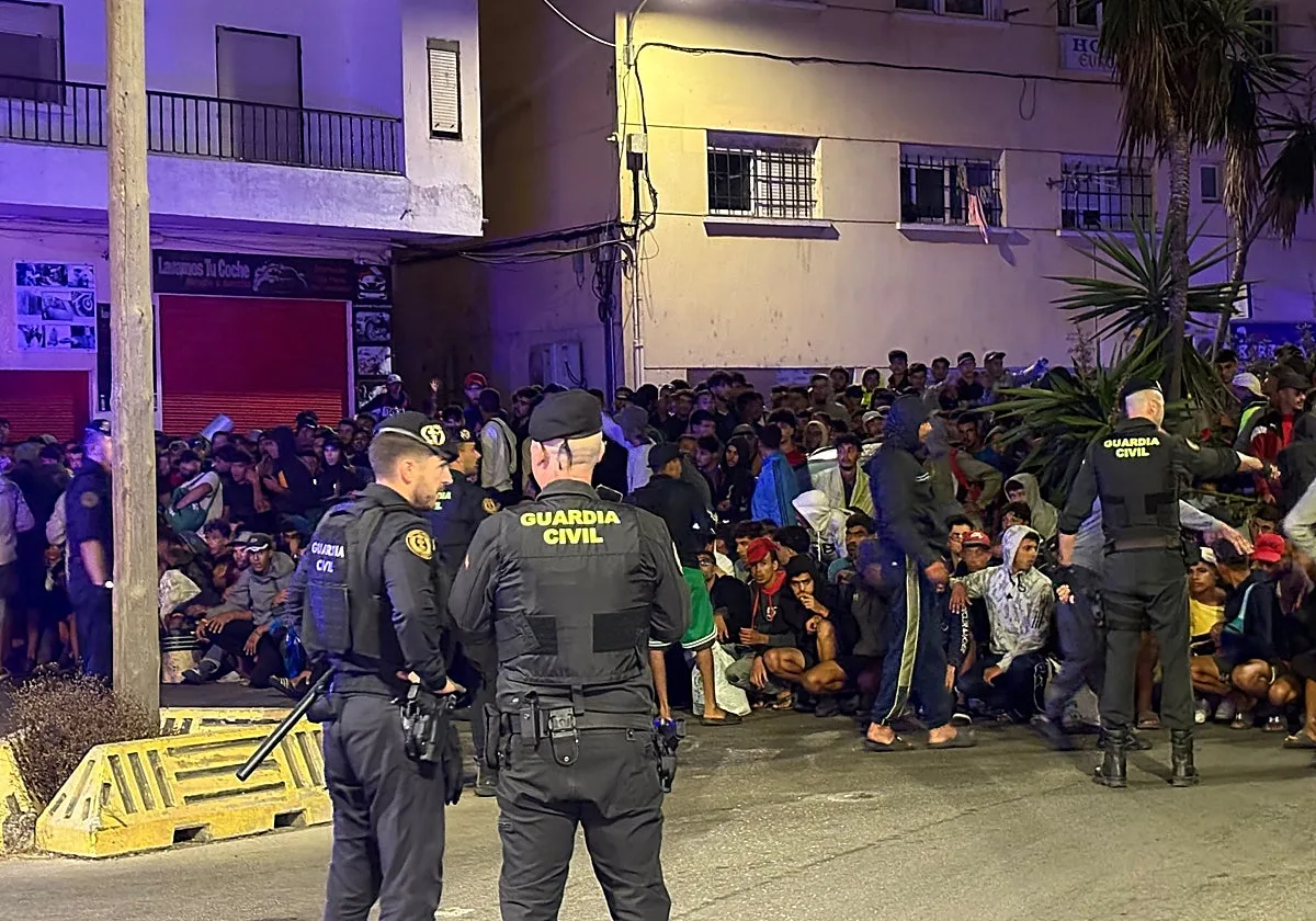 Los guardias civiles creen una «temeridad» el contrato al empresario marroquí fichado por Exteriores