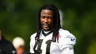 Alvin Kamara sufre esguince de ligamento y estará fuera al menos un mes